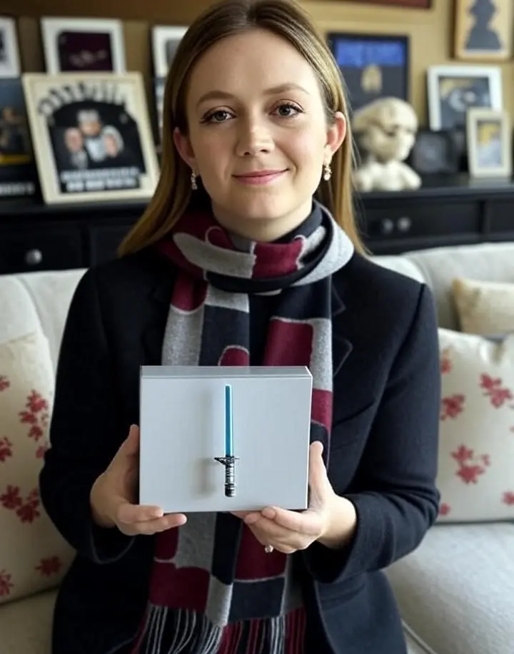 Choose Send the Perfect Gift for Billie Lourd